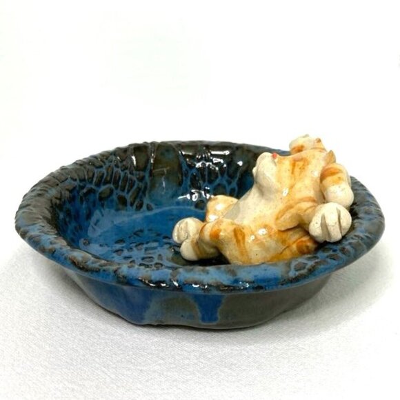Art Pottery Dish Cat in Bathtub Pool Hot Tub Whimsical Signed Cooley - Picture 5 of 7